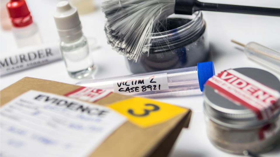 Milyen kémiai anyagokat használnak a nyomozók? vegyjele - kémiai elem laborban