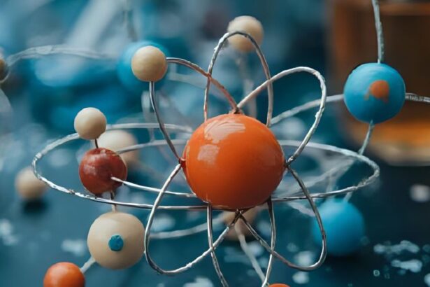 Az atom az anyag legkisebb részecskéje, amely megőrzi annak kémiai tulajdonságait. Minden anyag atomokból épül fel, amelyek magból és körülötte keringő elektronokból állnak. Az atom felépítésének megértése alapvető a kémia világában.